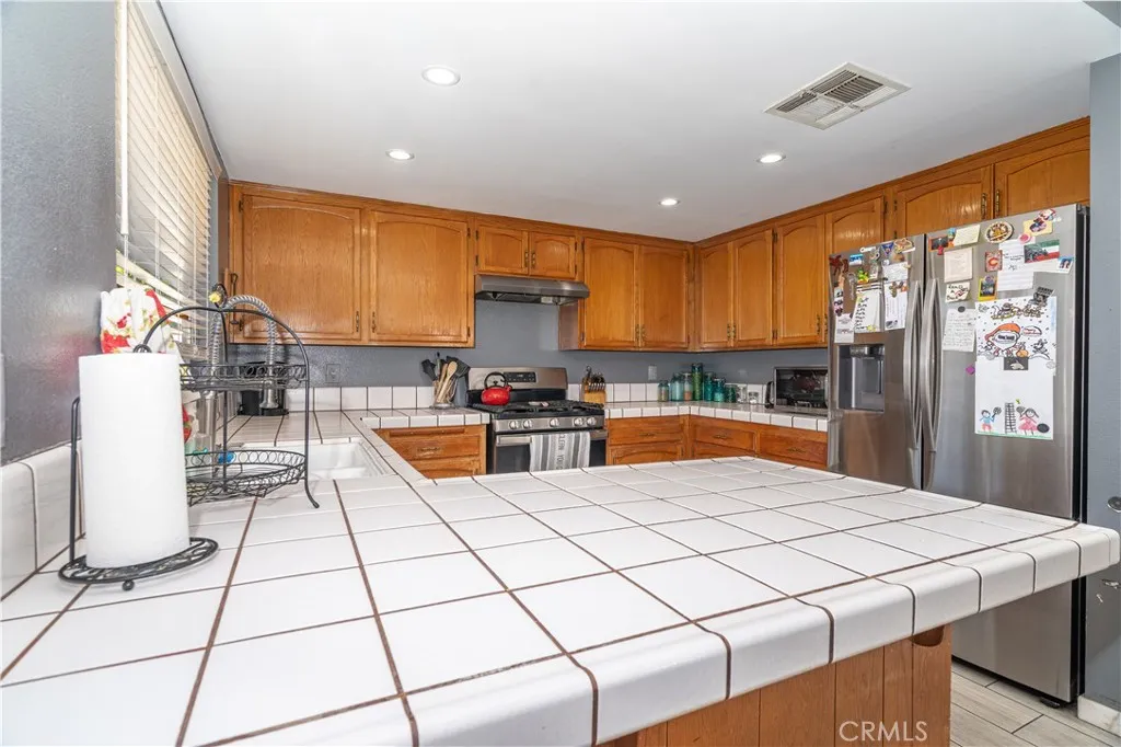 24931 Heil Drive, Moreno Valley, California 92553 home-pic-14